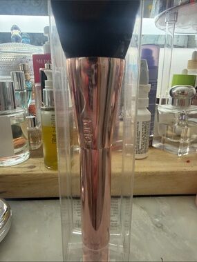 tarte Rose Gold Hydro-Smoother Brush